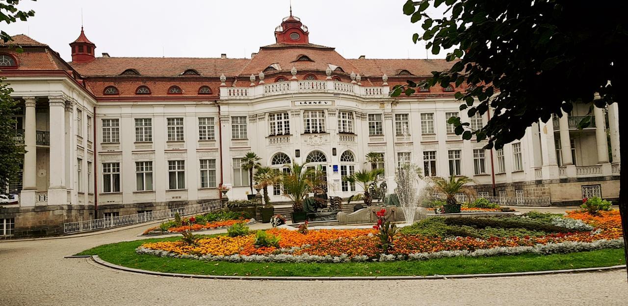 Apartment Alice Center Karlovy Vary Bagian luar foto